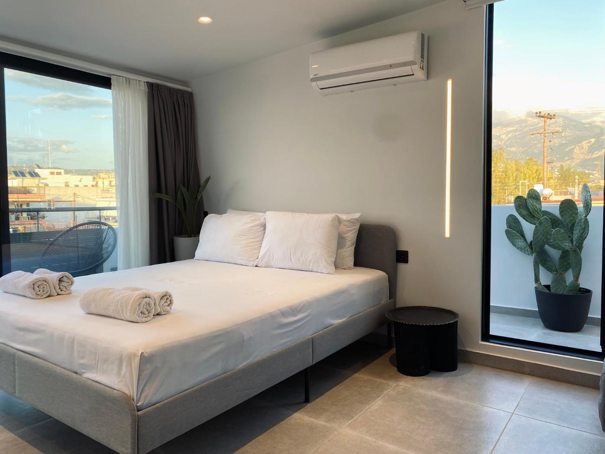 Hyperion Penthouse Apartment Патра Екстериор снимка